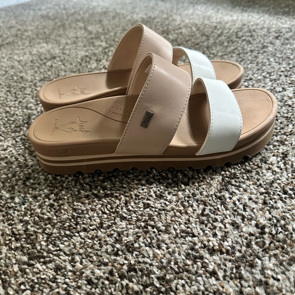 Reef Cream and Tan Double Strap Sandals - Picture 5 of 10